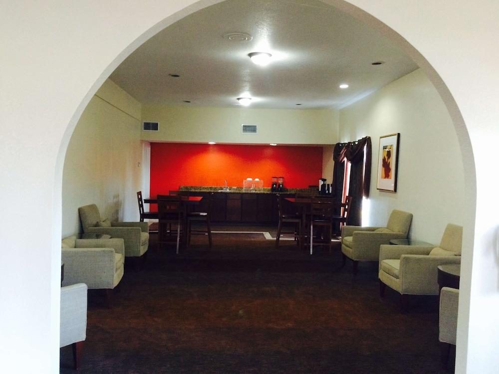 Americas Best Value Inn Texarkana photo 9