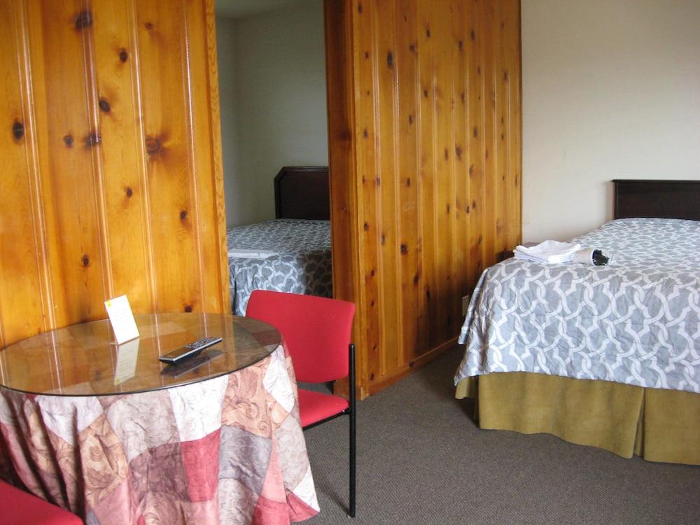 Masters Inn photo 5