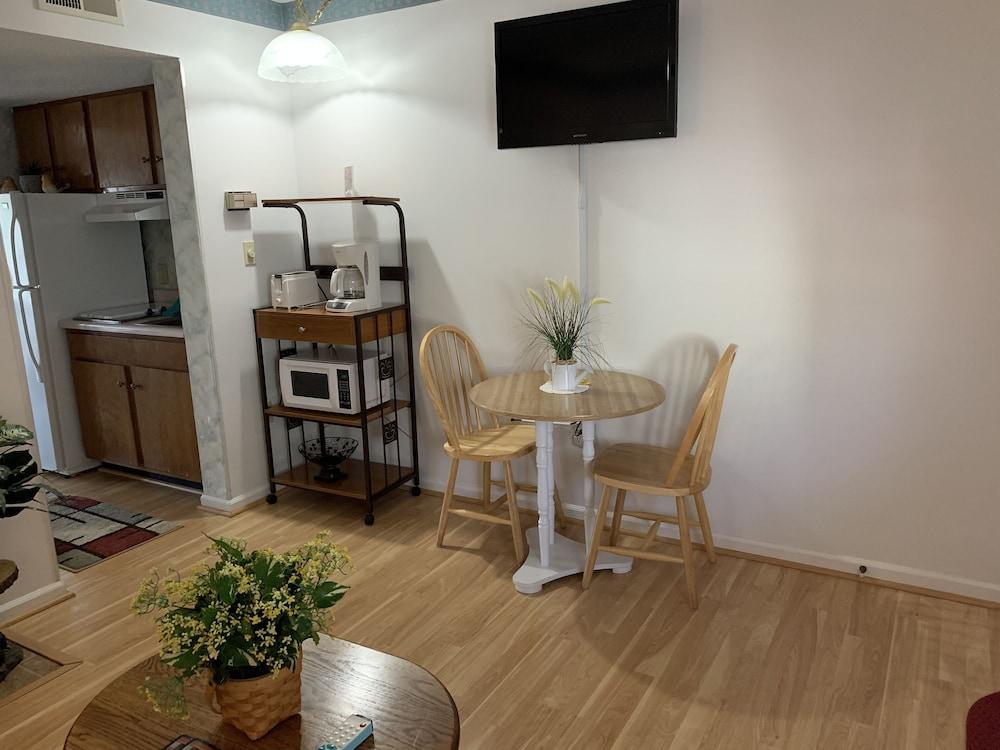 Laurel Inn Condominium photo 69