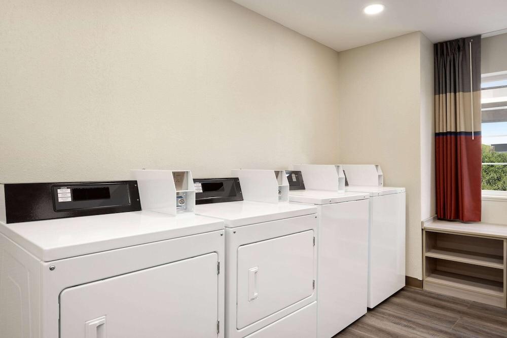 Microtel Inn & Suites by Wyndham Raleigh photo 44