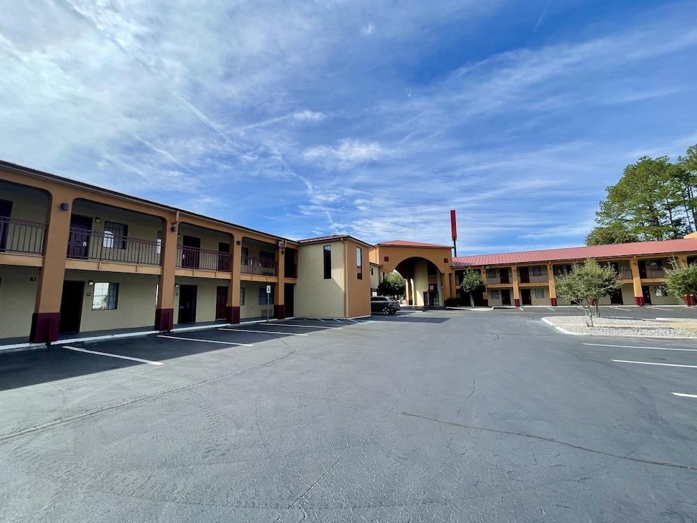 Red Roof Inn & Suites Jackson - Richland photo 16