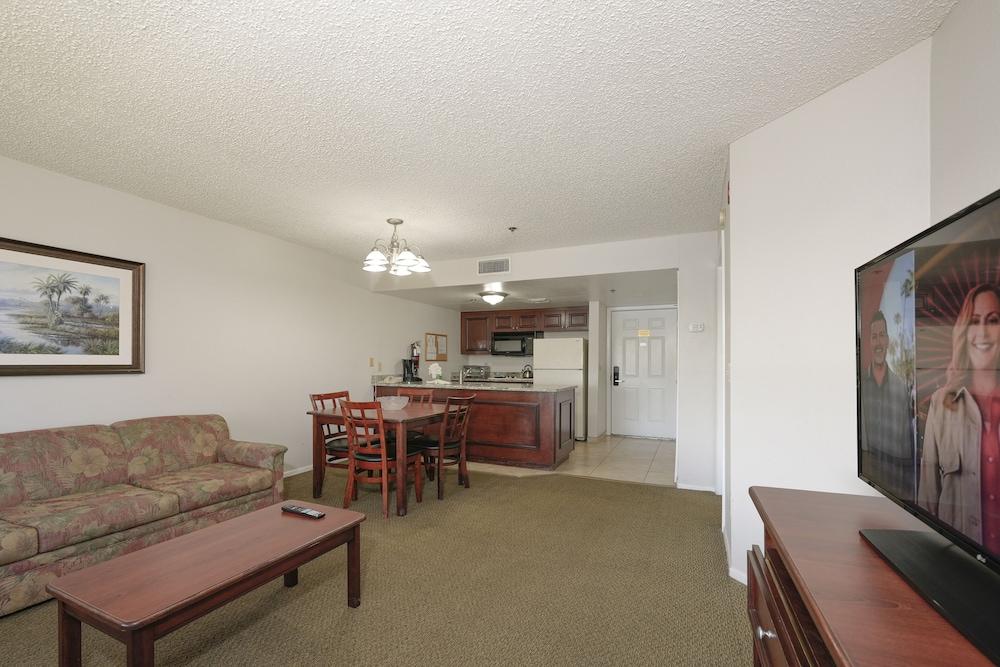 Parc Corniche Condominium Suite Hotel photo 38