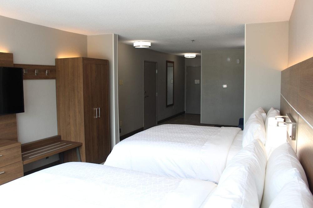Holiday Inn Express & Suites Enterprise by IHG photo 32