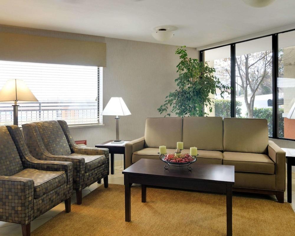 Quality Inn & Suites Clarksville photo 23