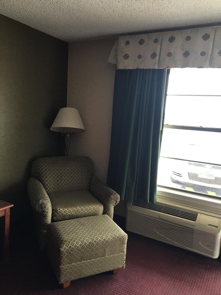 Plaza Inn Big Spring photo 17