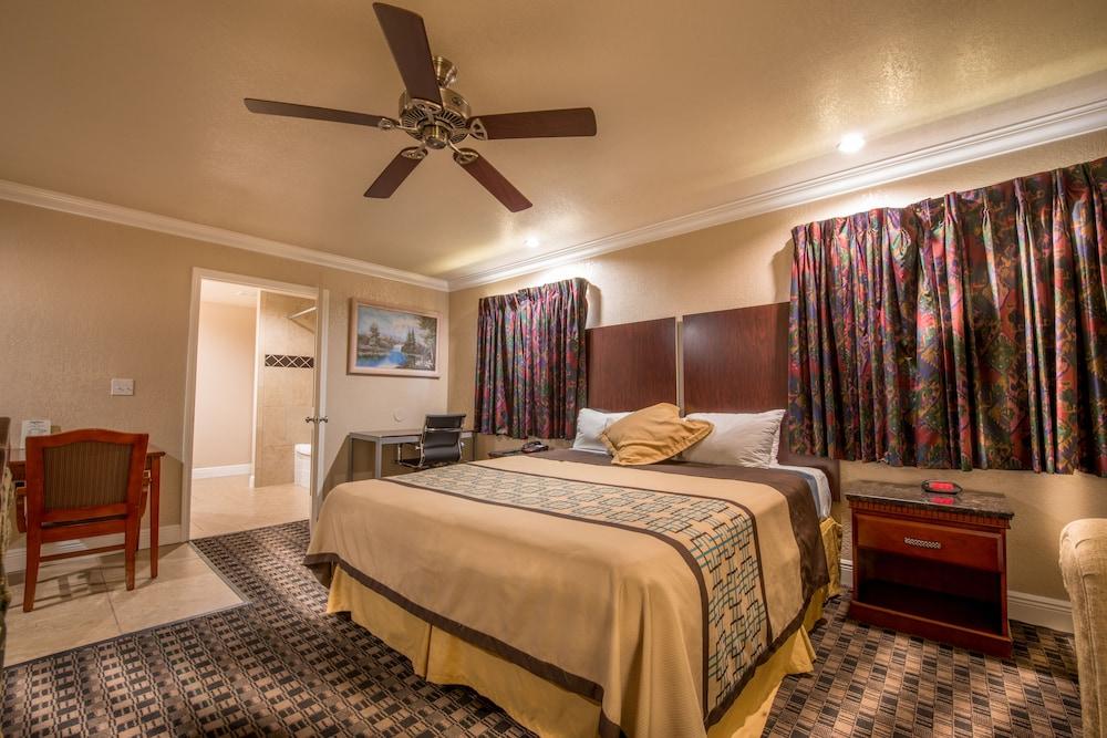 Edgewater Inn Reedley photo 14