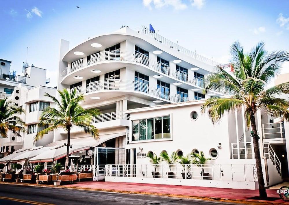 Ocean Drive Studios Beach Front photo 14