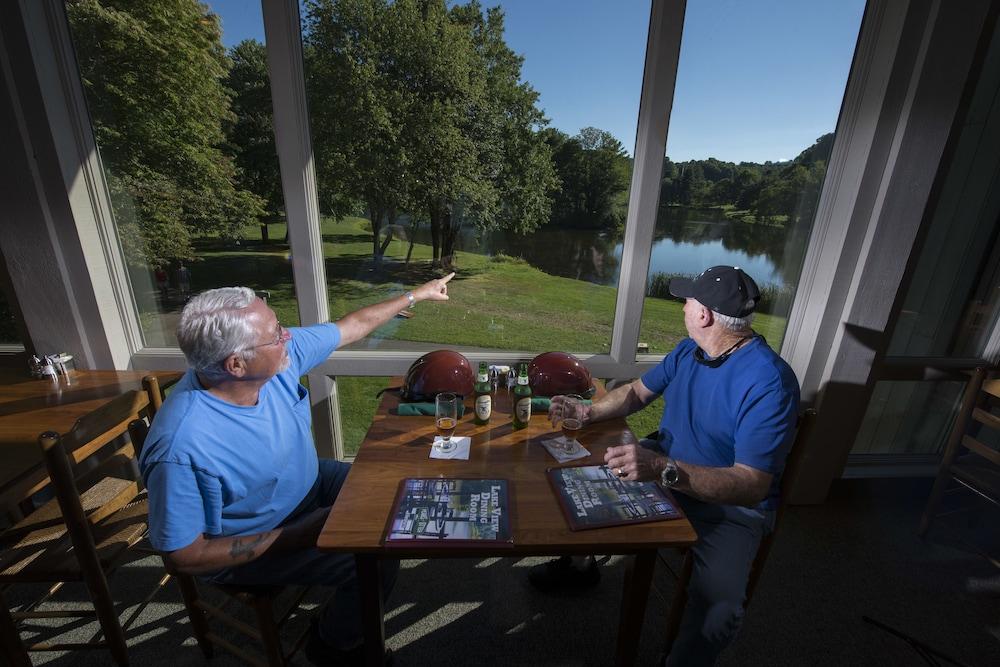 Peaks of Otter Lodge photo 17