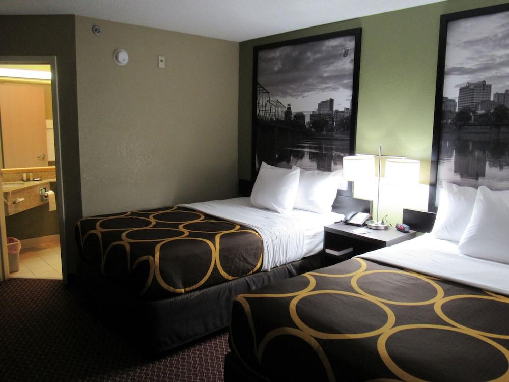 Super 8 by Wyndham New Cumberland photo 39