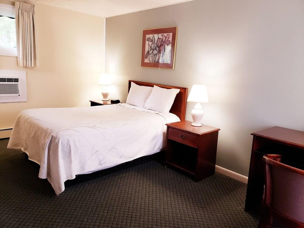 Moonlight Inn photo 13