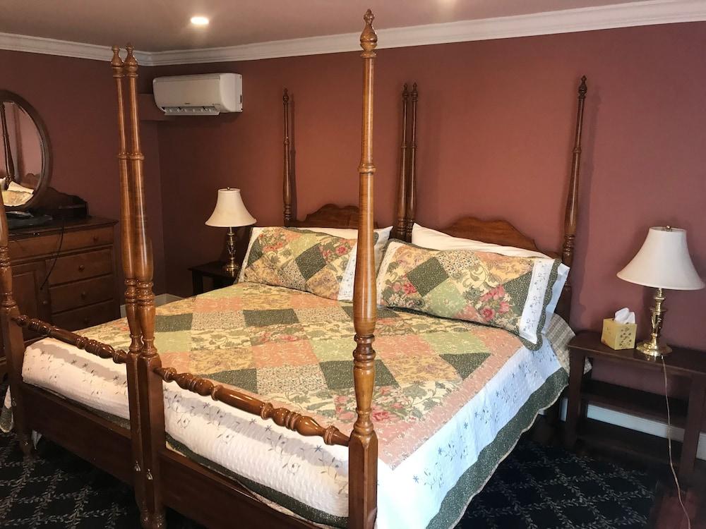 Stottsville Inn photo 45