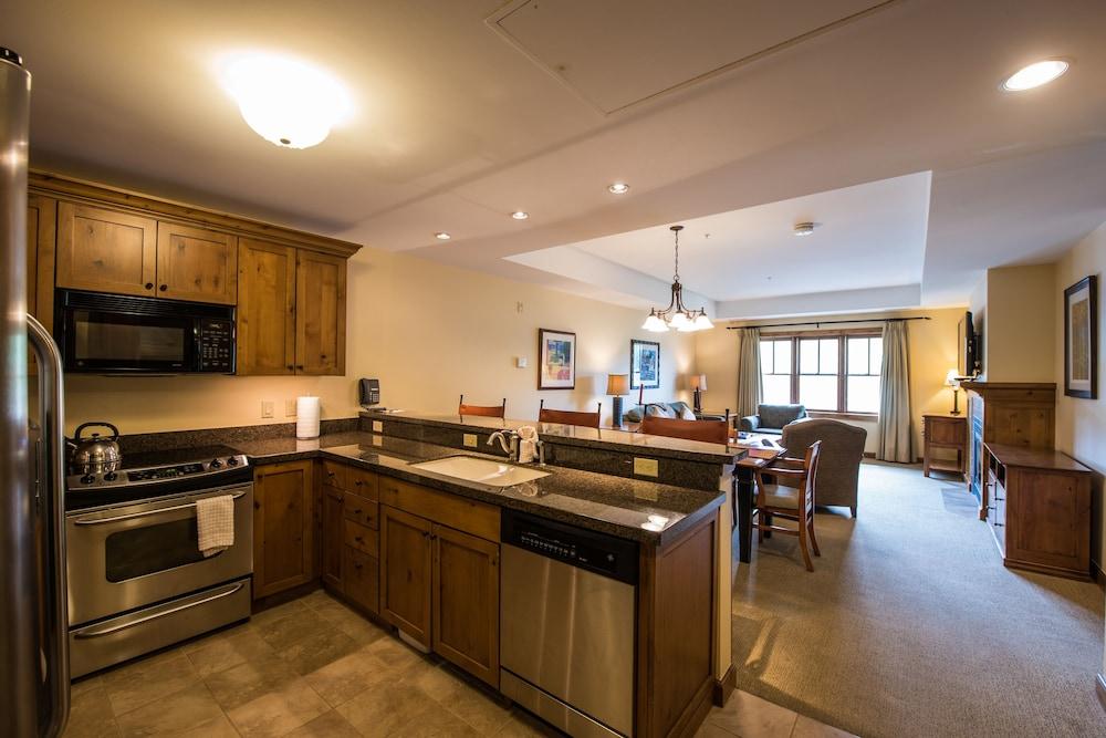 The Lodge at Mountaineer Square, A Vail Resorts Property photo 91
