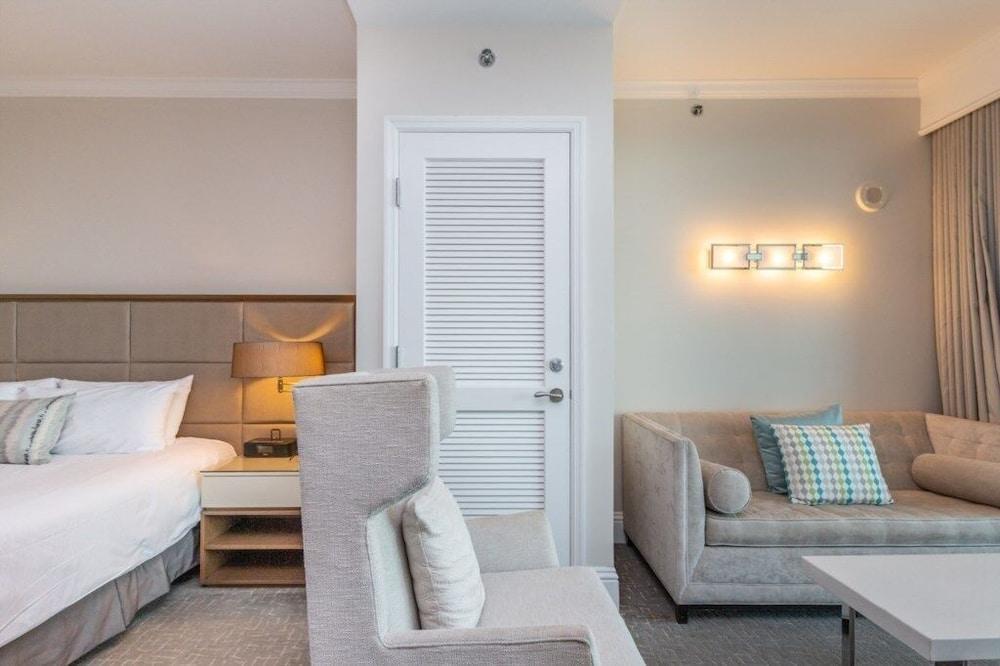 Fonttrebvsjs - Unit 1117 1 Bedroom Condo by RedAwning photo 22