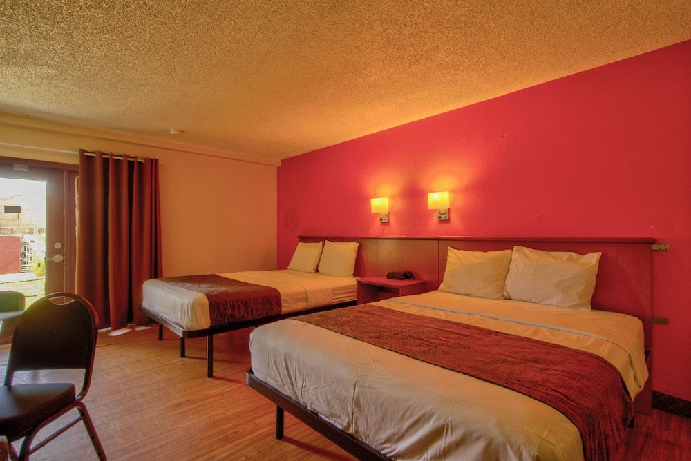 Clearwater Hotel photo 56