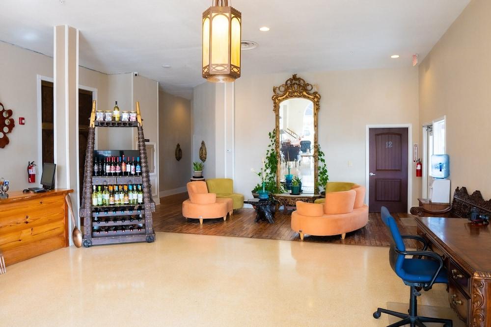Oak Tree Hotel photo 5