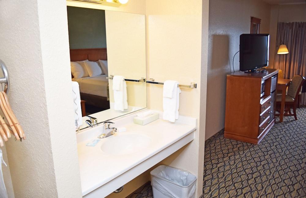 Beachfront Hotel photo 16