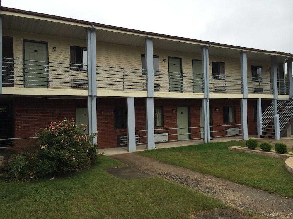 Branford Motel photo 15