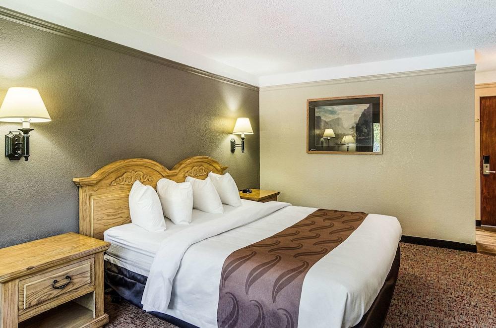 Quality Inn Buffalo photo 17