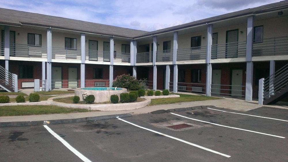 Branford Motel photo 16