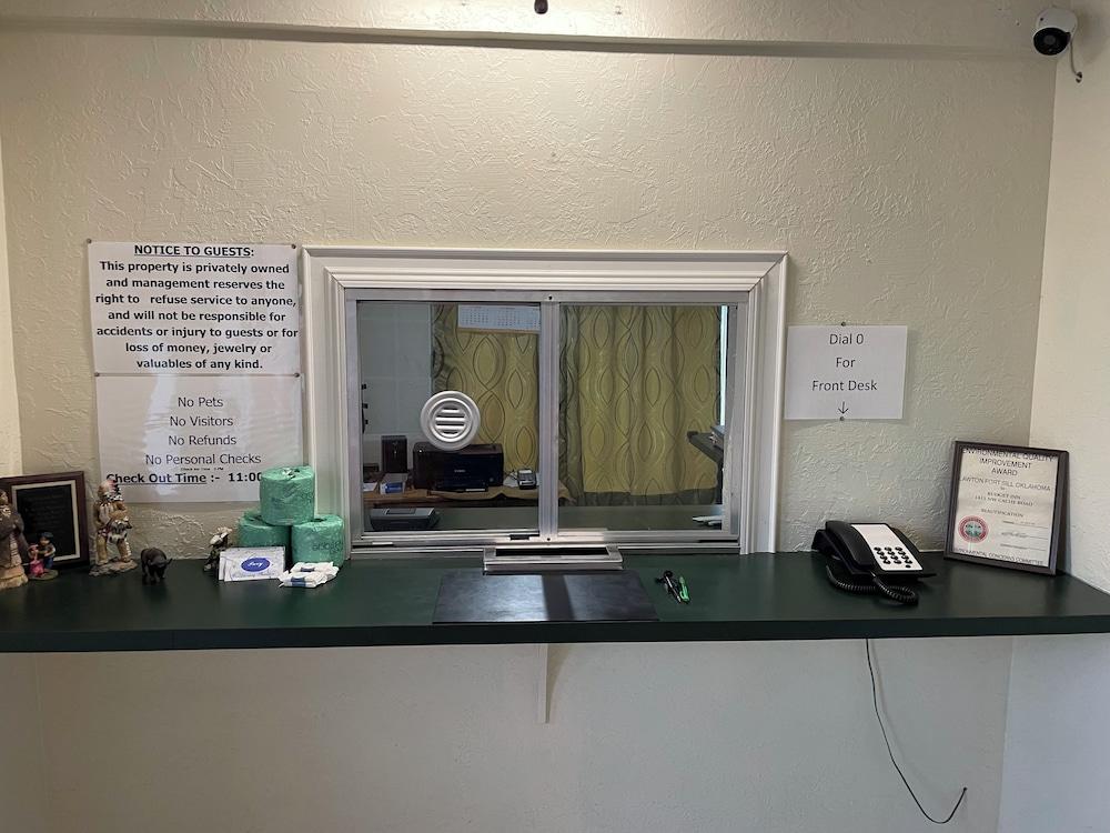 Budget Inn photo 2