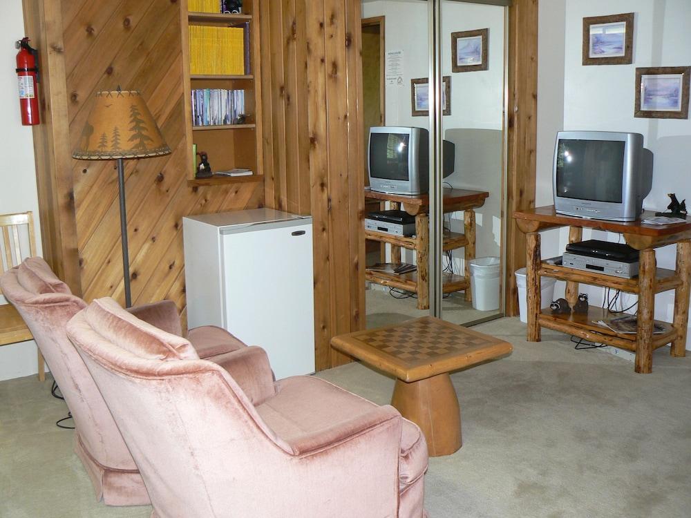 Smoky Bear Ranch Bed & Breakfast & Cabins photo 32