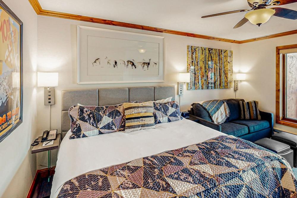 Lion Square Lodge photo 13