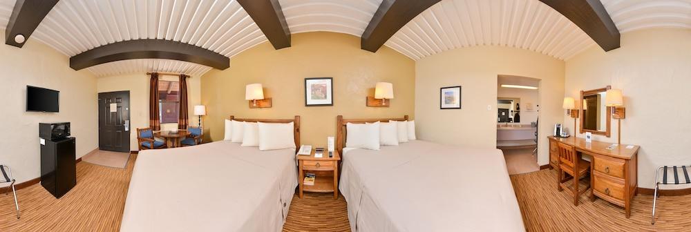 Thunderbird Lodge photo 16
