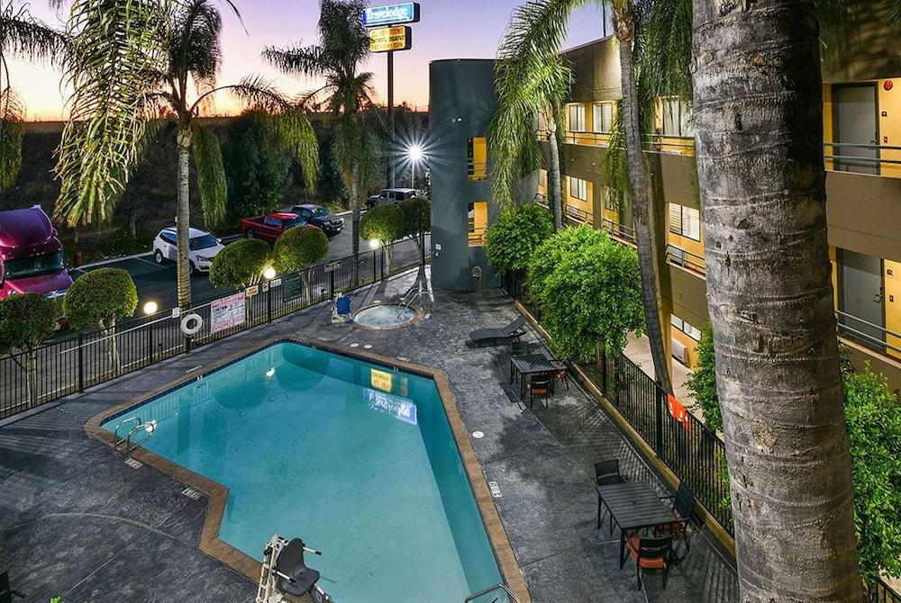Travelodge by Wyndham Commerce Los Angeles Area photo 23