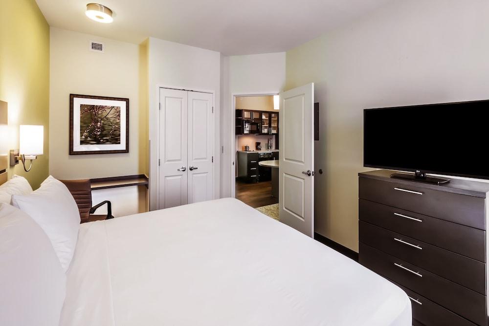 Candlewood Suites Lenexa - Overland Park Area by IHG photo 21