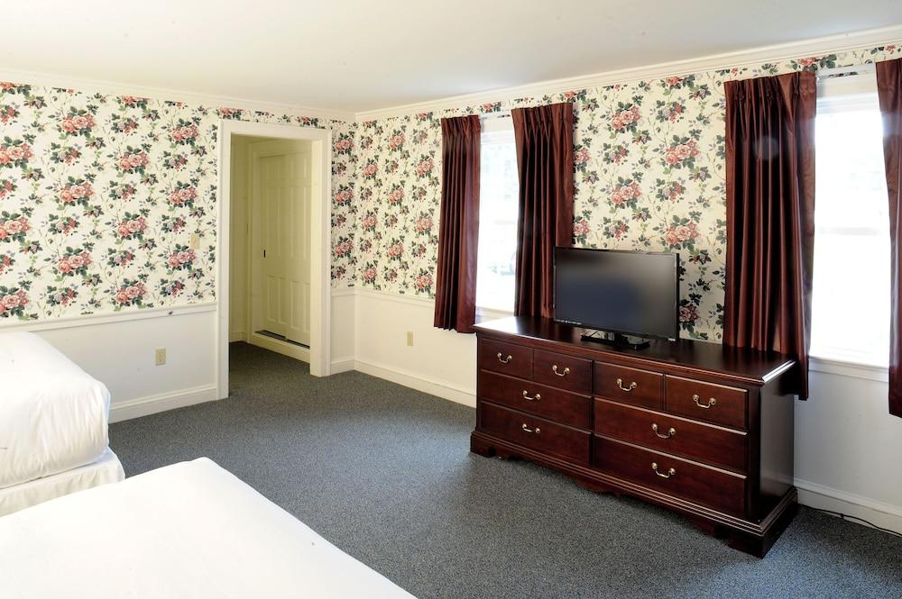 Old Sturbridge Inn and Reeder Family Lodges photo 6
