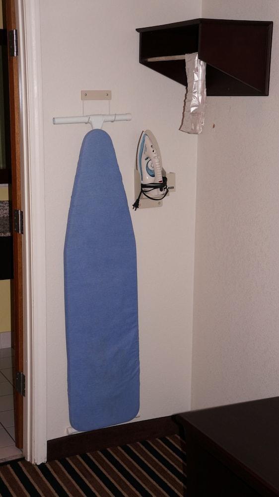 Regency Inn photo 5