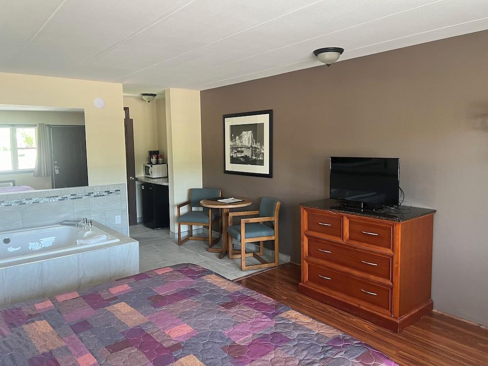 All Star Inn & Suites photo 55