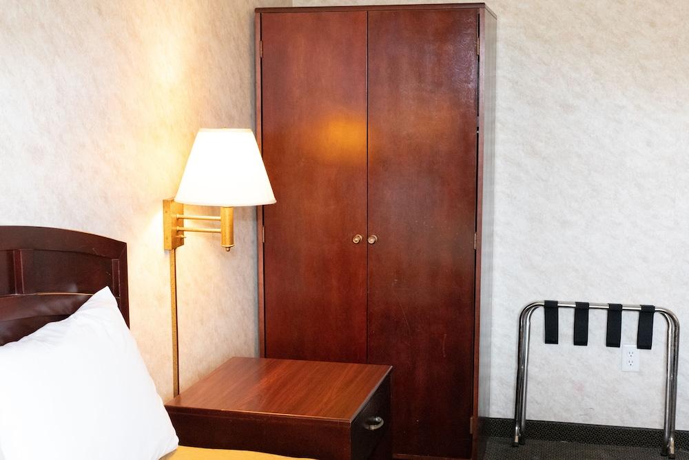 Colfax Inn photo 12