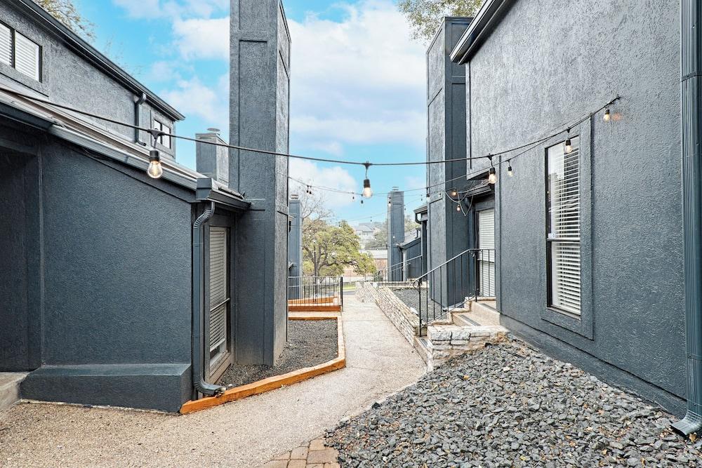 Heart of Austin Hideaways photo 31