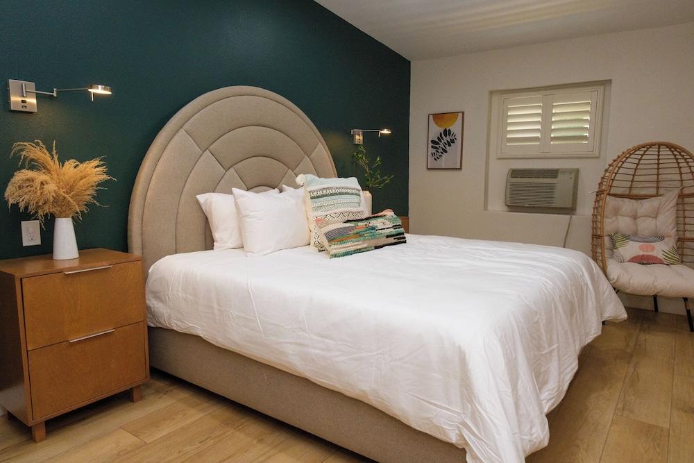Adobe inn photo 3