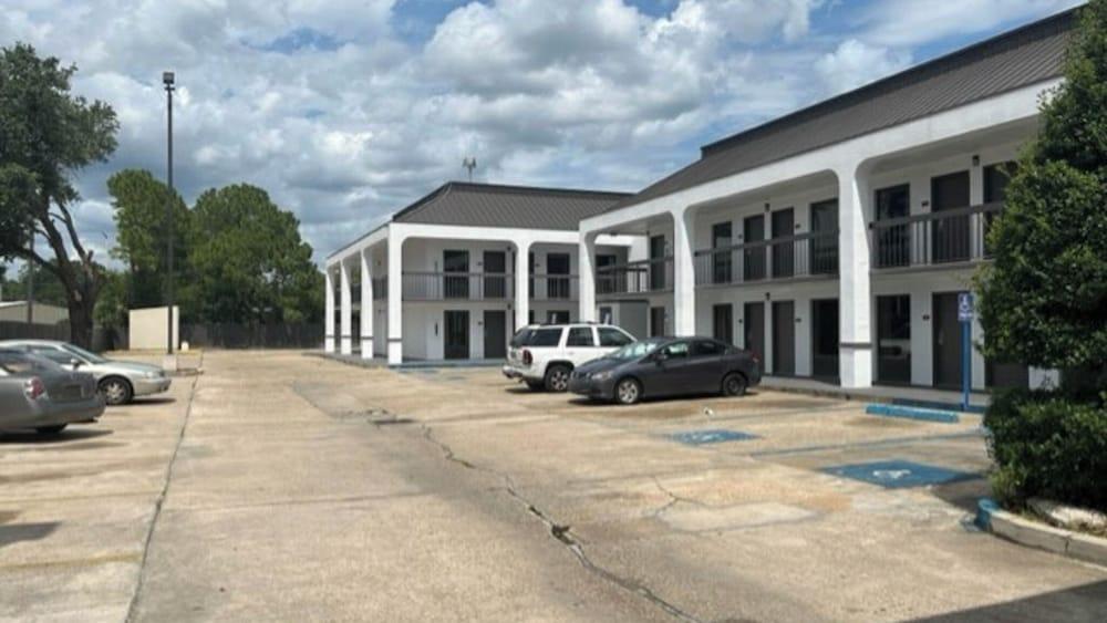 Motel 6 Baton Rouge, LA - East - I-12 photo 30
