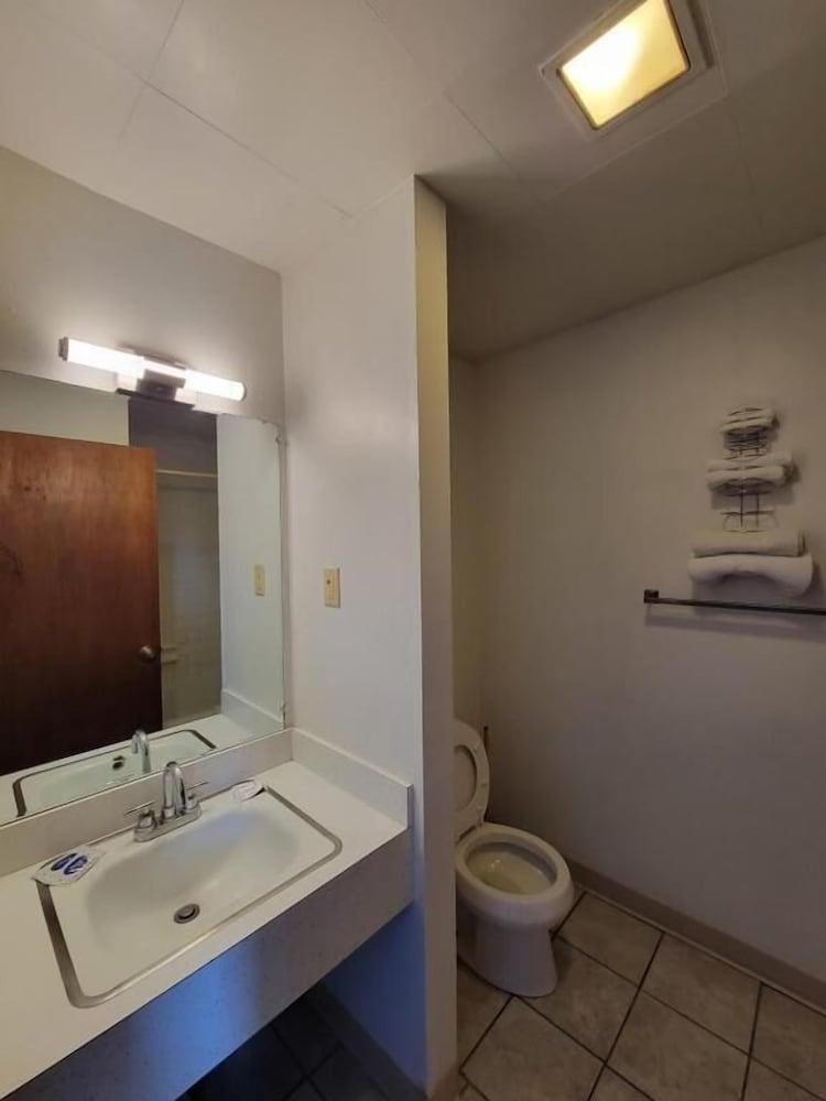 Daniel's Motel photo 12