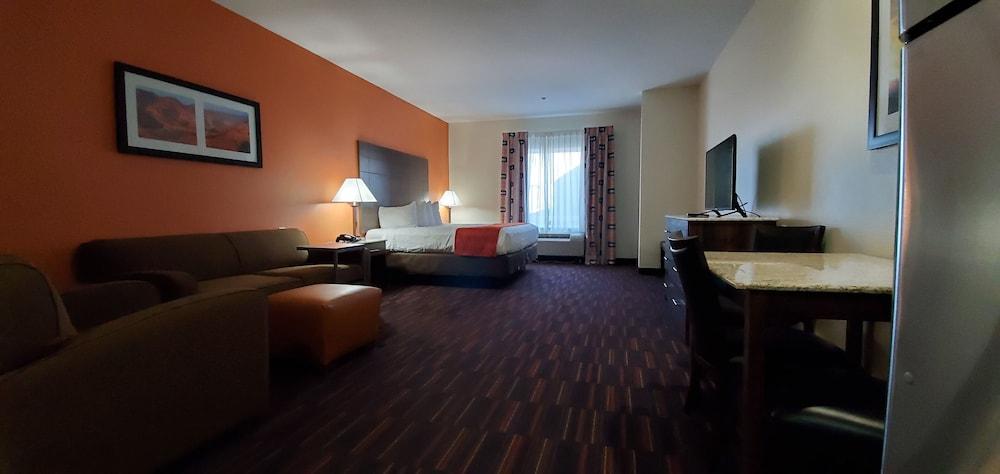 Home Away Suites photo 6