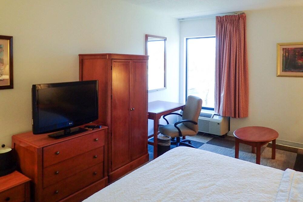 Comfort Inn & Suites Mt. Holly - Westampton photo 47
