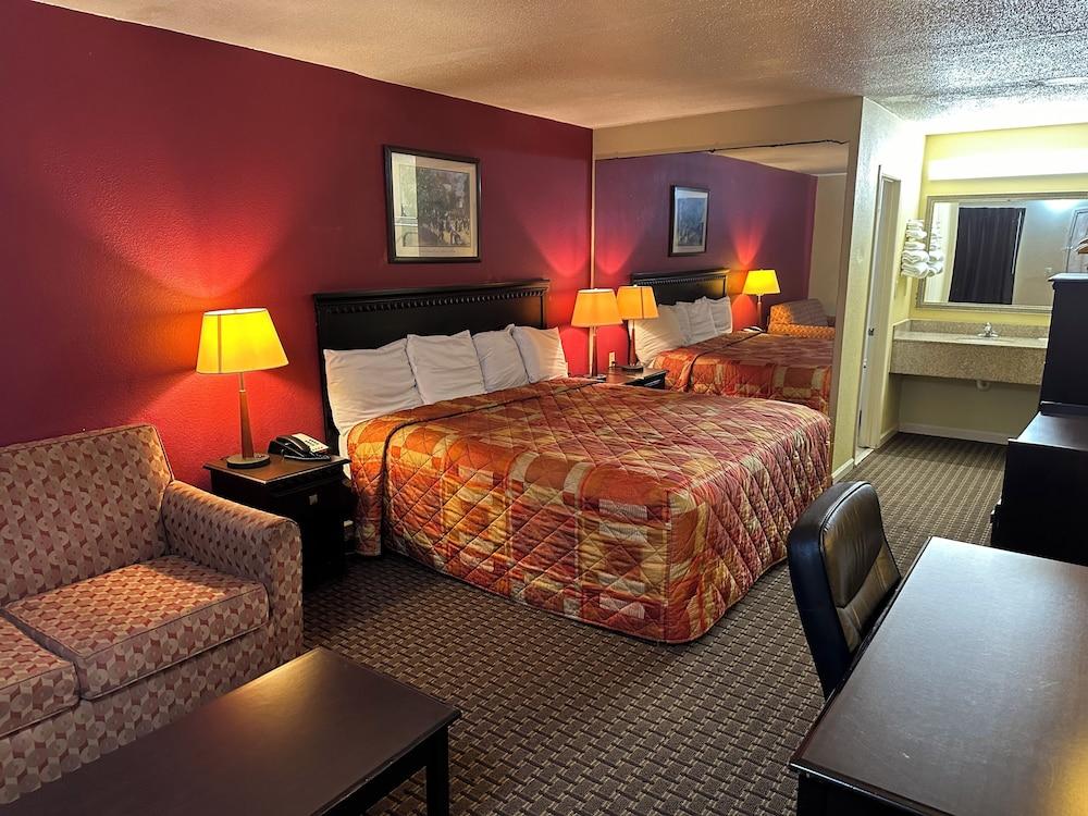 Royal Inn photo 11