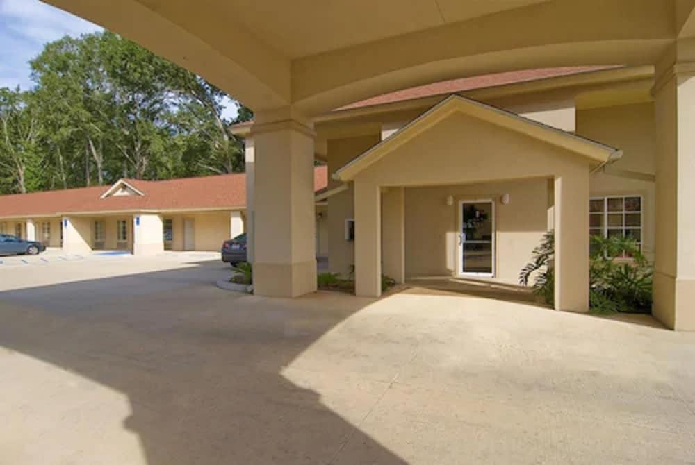 Americas Best Value Inn DeRidder photo 11