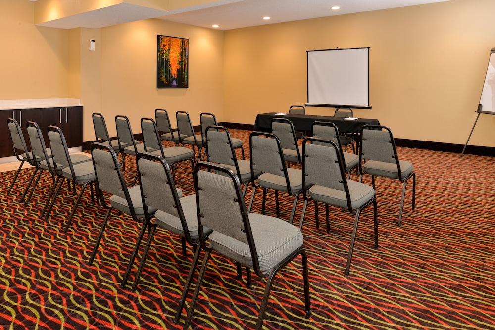 Comfort Inn & Suites Sharonville - Cincinnati North photo 43