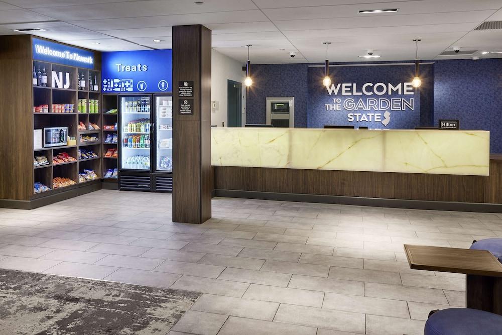 Hampton Inn Newark Airport photo 22