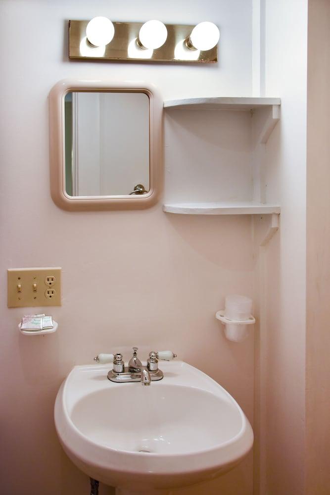 Shorelands Guest Resort and Cottages photo 37