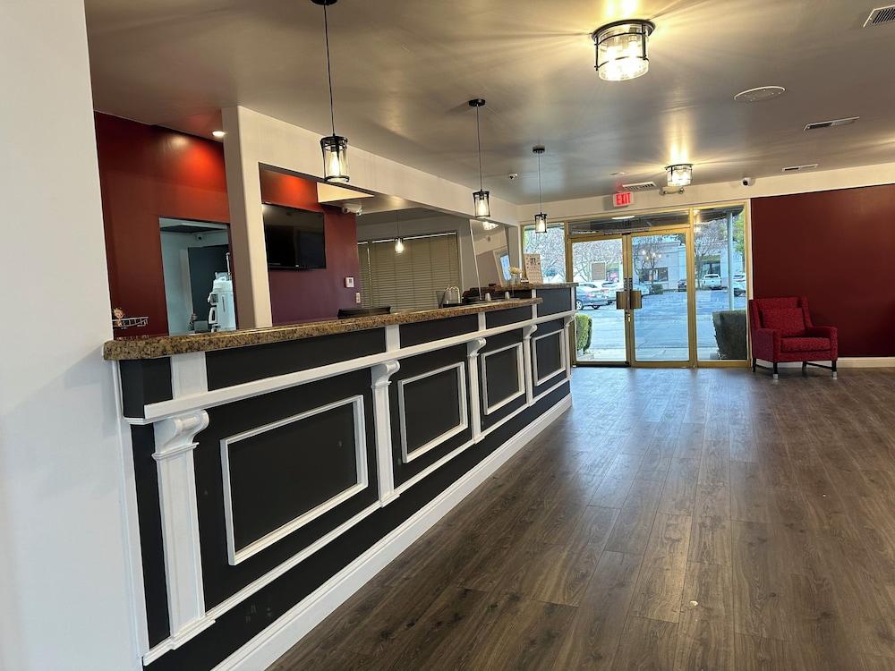 HomeTowne Studios by Red Roof Yuba City Bonanza – Marysville photo 2
