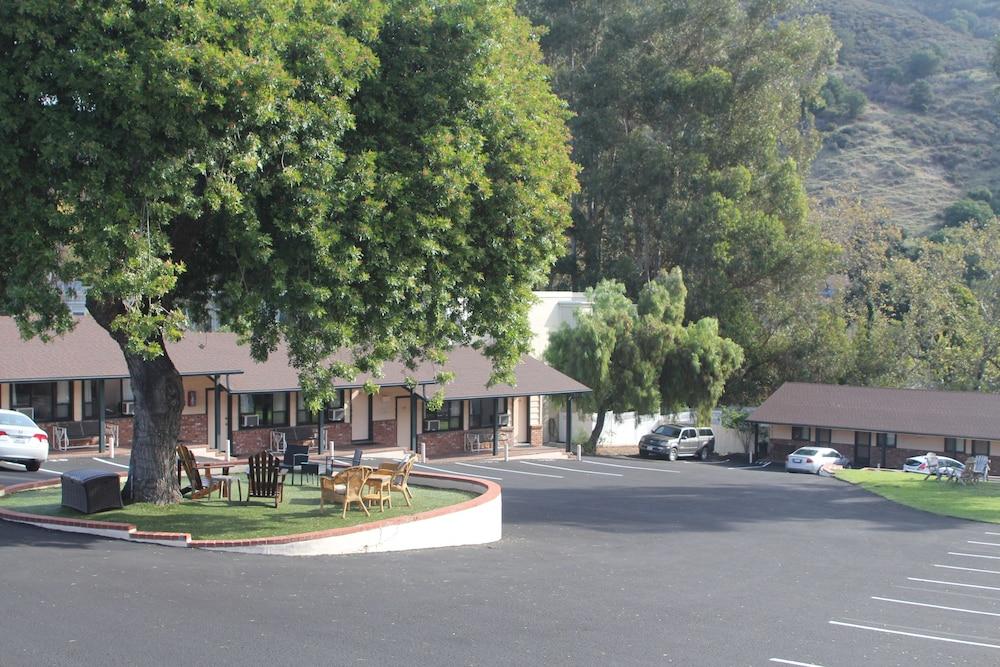 Peach Tree Inn photo 7