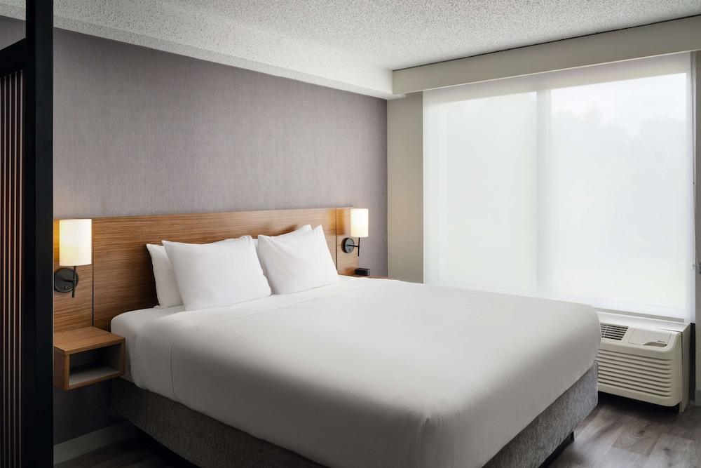 Hyatt Place Greensboro photo 27