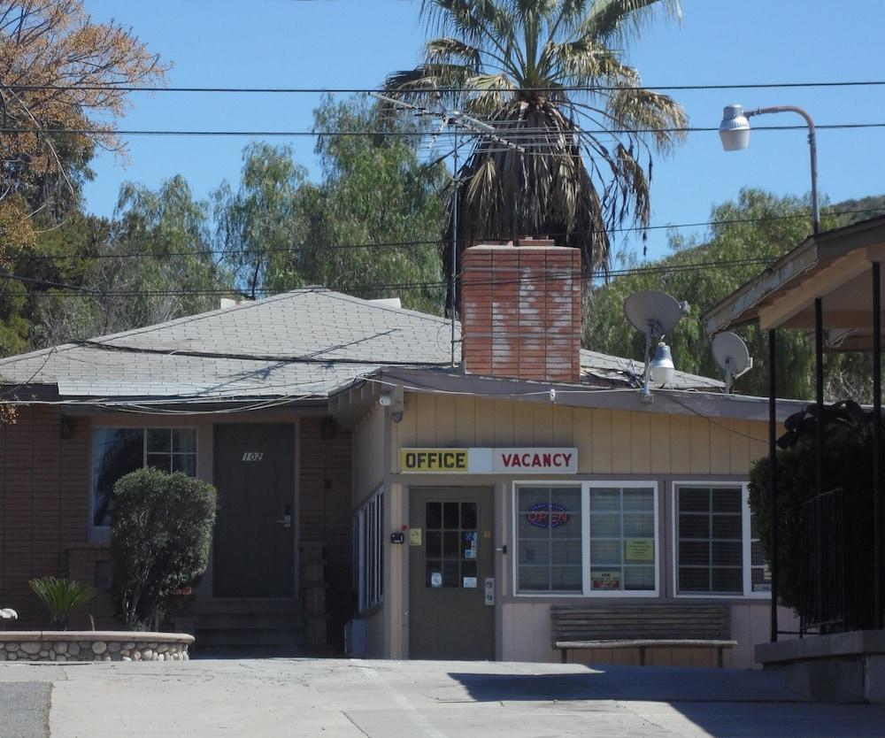 Elsinore Hot Springs & Lodge photo 16