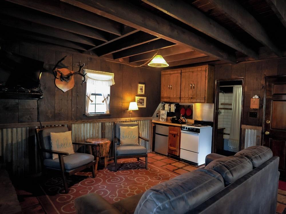 Bear Creek Motel And Cabins photo 38