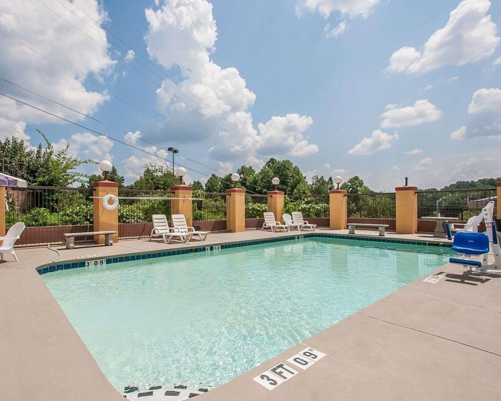 Econo Lodge Northport - Tuscaloosa photo 26